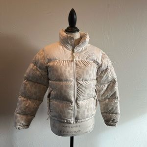 Gently used The North Face Nuptse Jacket! Size XS! Ivory/gray leopard.